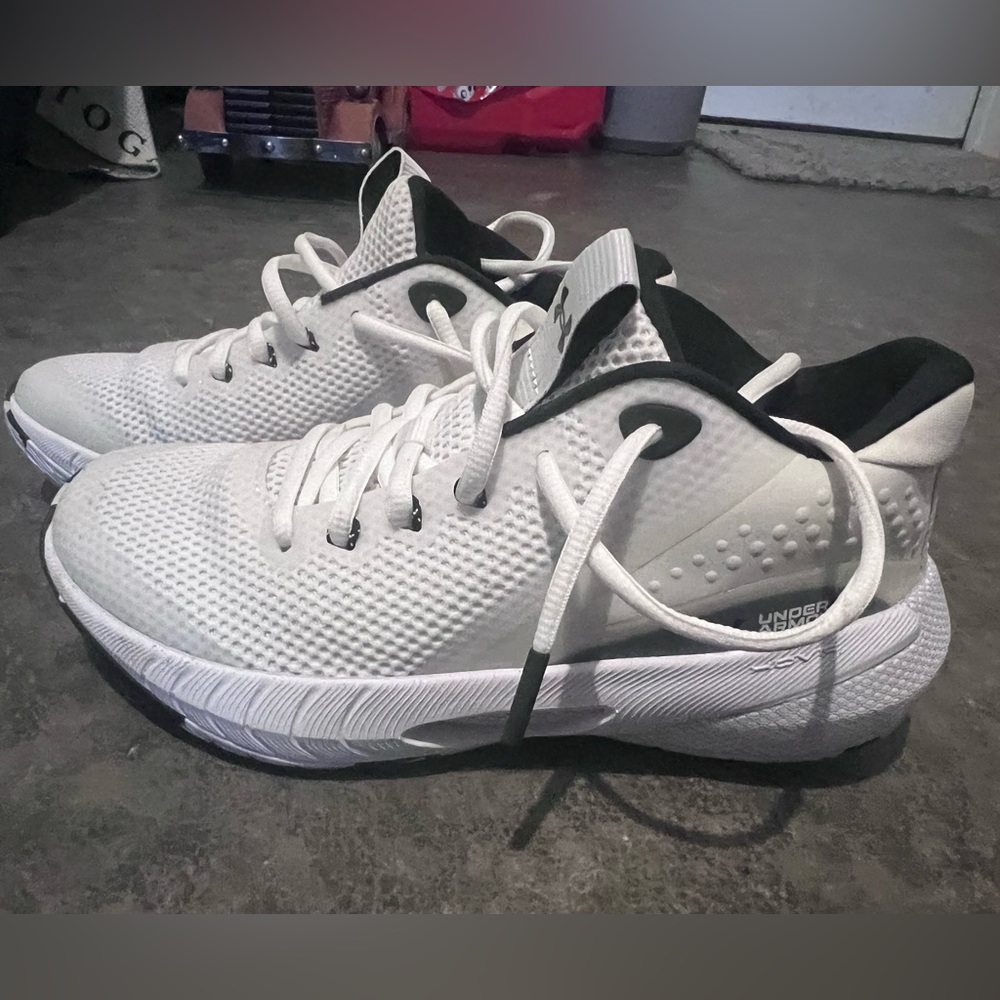 Brand new under armor sneakers